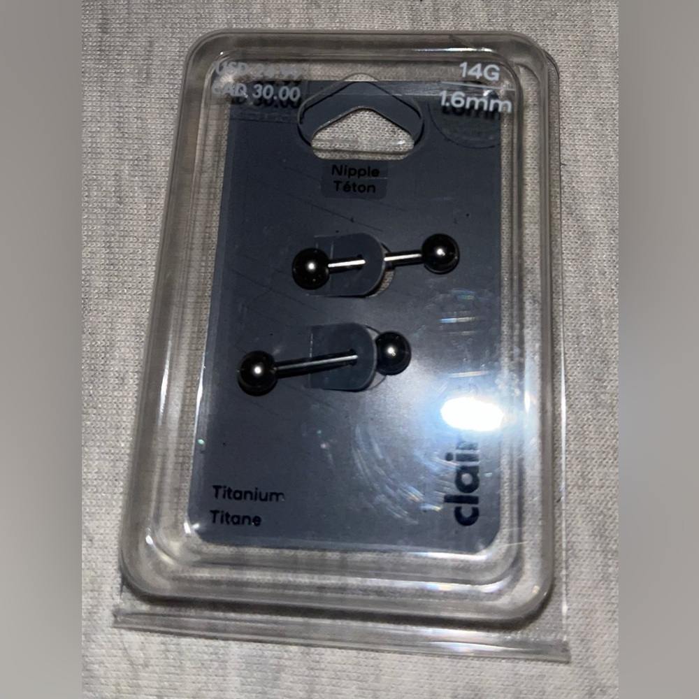 New in Package Silver-tone & Gold-tone Titanium 14G Nipple Bars - 2 Pack‎ - Picture 4 of 5